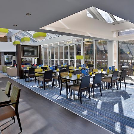 Holiday Inn Express Windsor By Ihg Ngoại thất bức ảnh