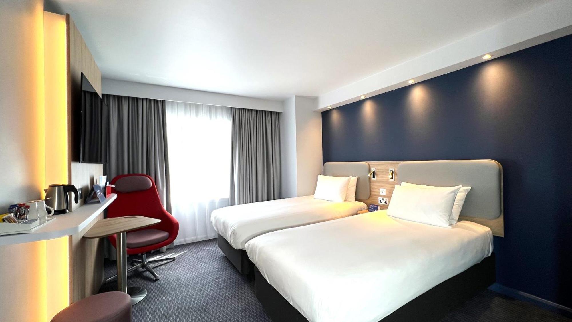 Holiday Inn Express Windsor By Ihg Ngoại thất bức ảnh