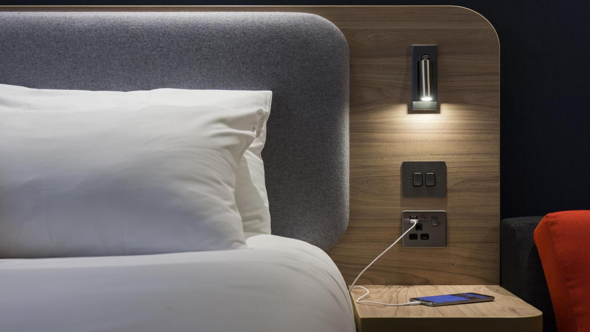 Holiday Inn Express Windsor By Ihg Ngoại thất bức ảnh
