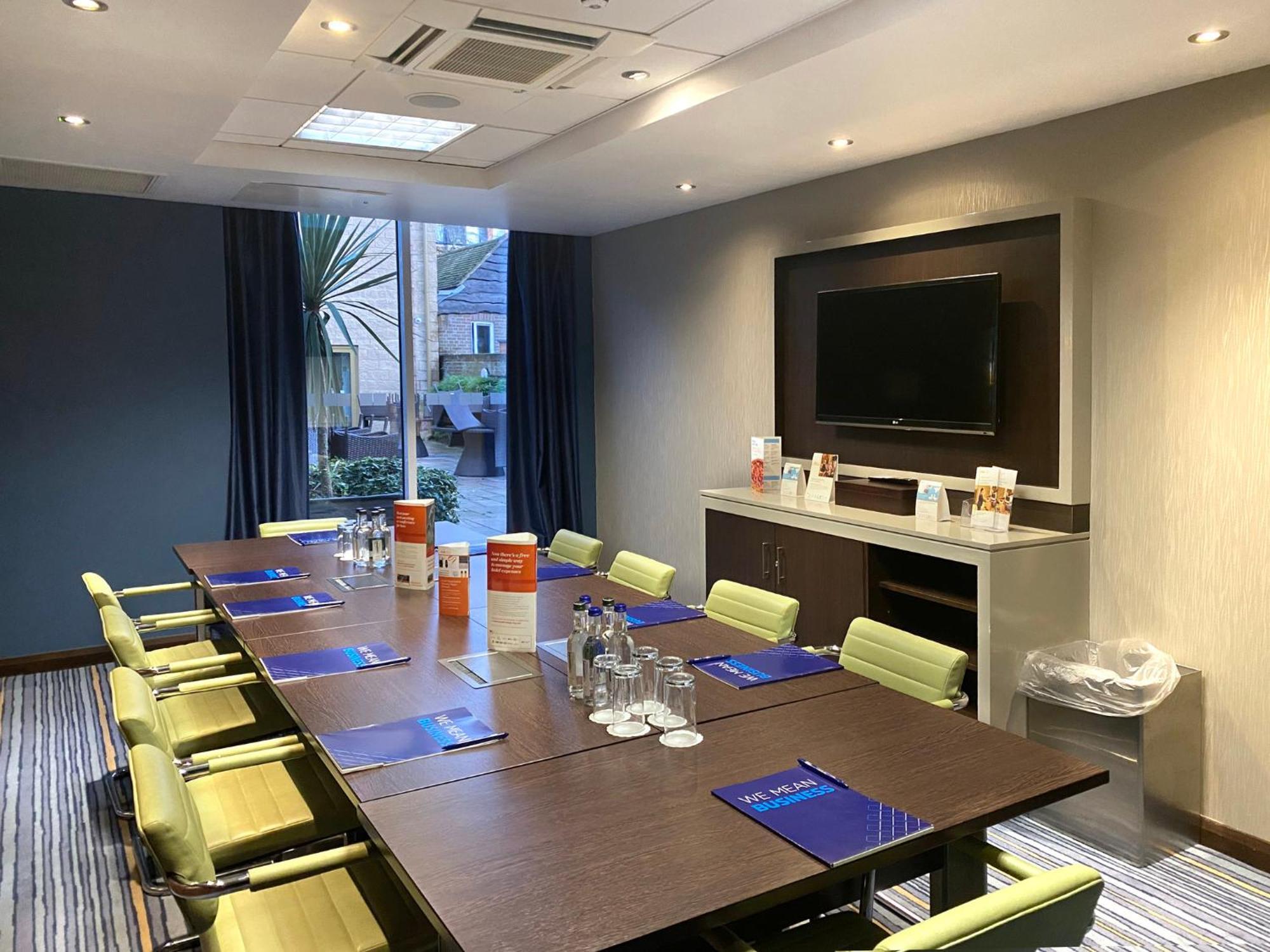 Holiday Inn Express Windsor By Ihg Ngoại thất bức ảnh
