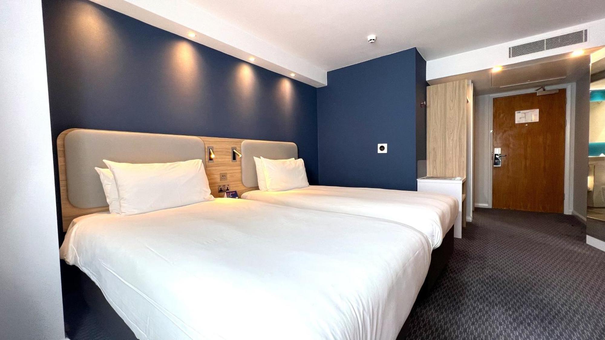 Holiday Inn Express Windsor By Ihg Ngoại thất bức ảnh