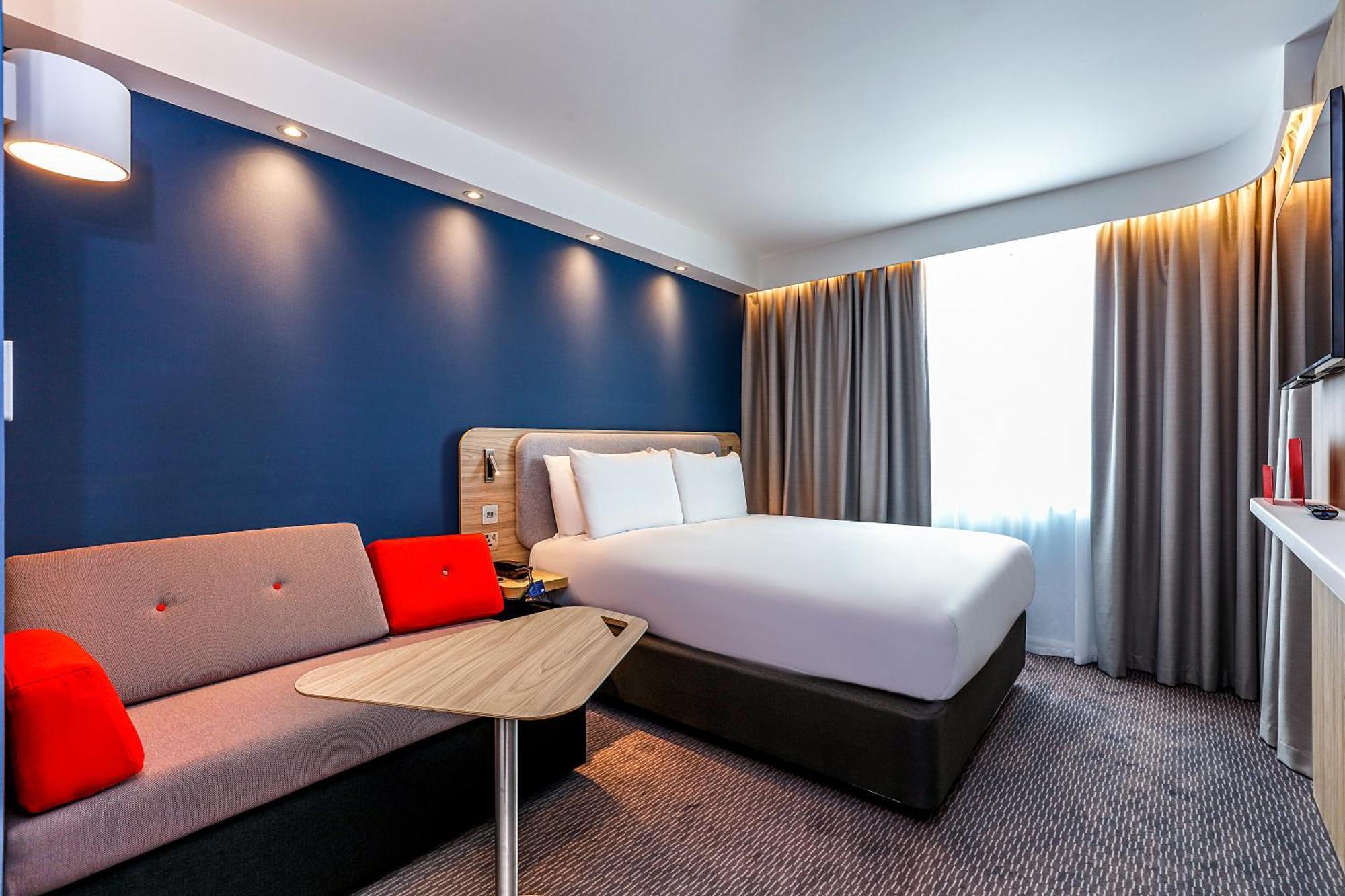 Holiday Inn Express Windsor By Ihg Ngoại thất bức ảnh