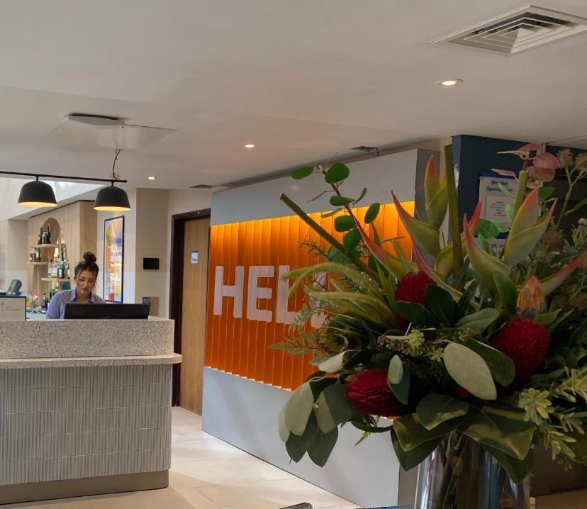 Holiday Inn Express Windsor By Ihg Ngoại thất bức ảnh