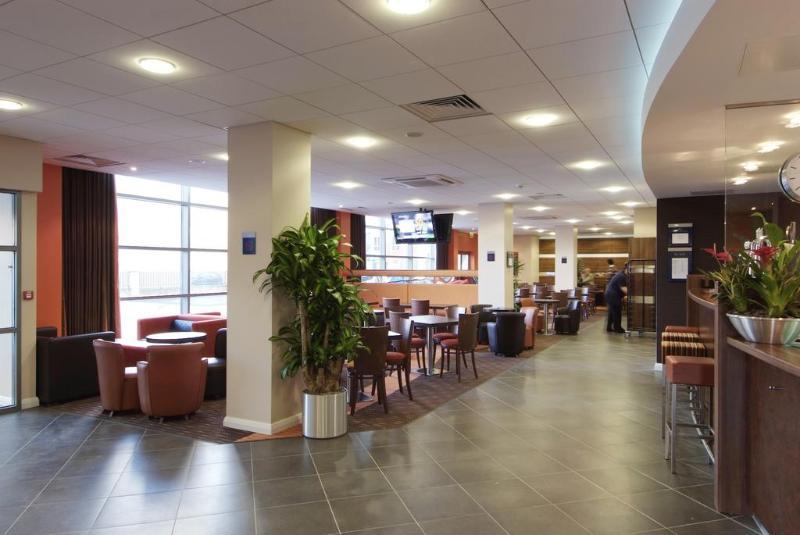 Holiday Inn Express Windsor By Ihg Ngoại thất bức ảnh
