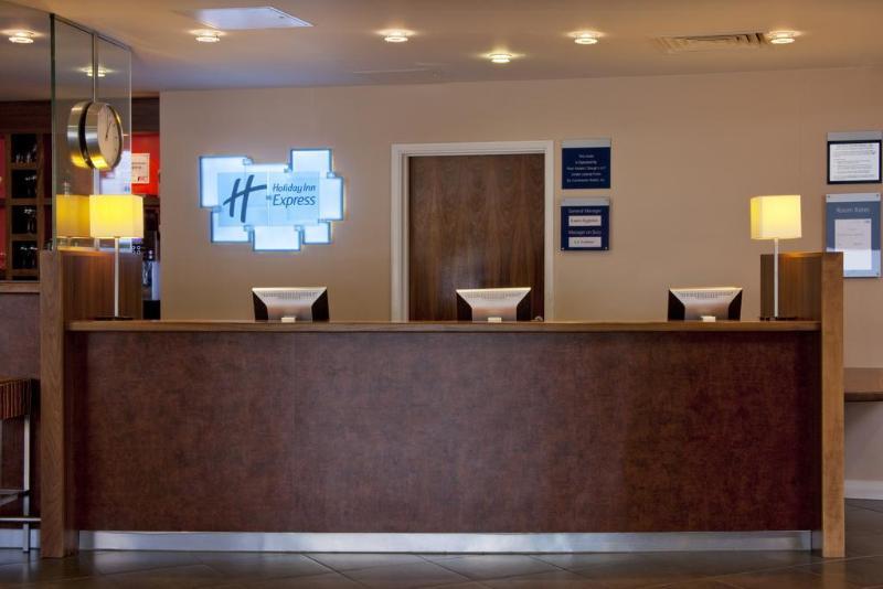 Holiday Inn Express Windsor By Ihg Ngoại thất bức ảnh