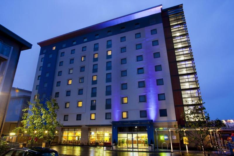 Holiday Inn Express Windsor By Ihg Ngoại thất bức ảnh