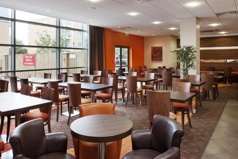 Holiday Inn Express Windsor By Ihg Ngoại thất bức ảnh