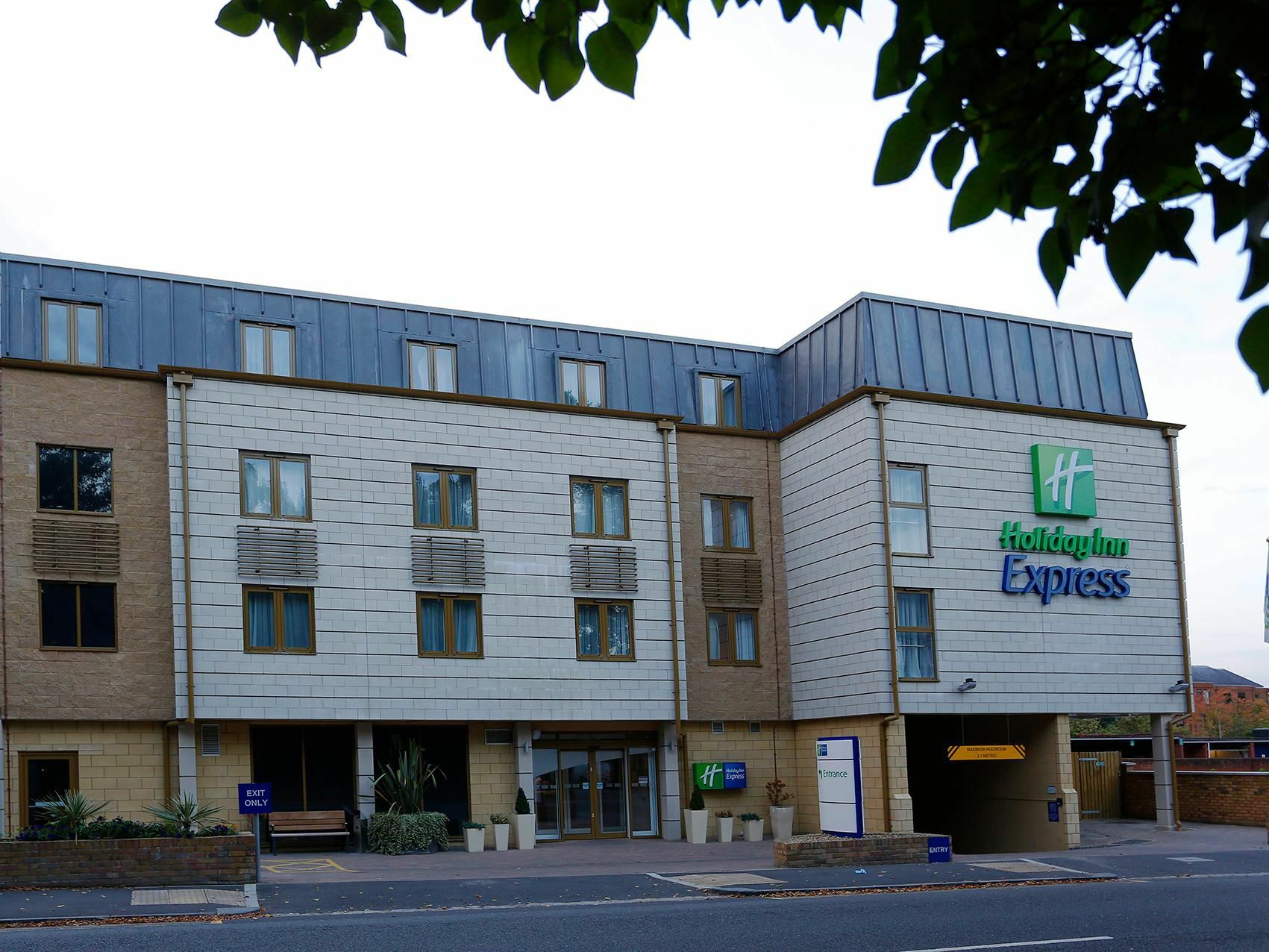Holiday Inn Express Windsor By Ihg Ngoại thất bức ảnh
