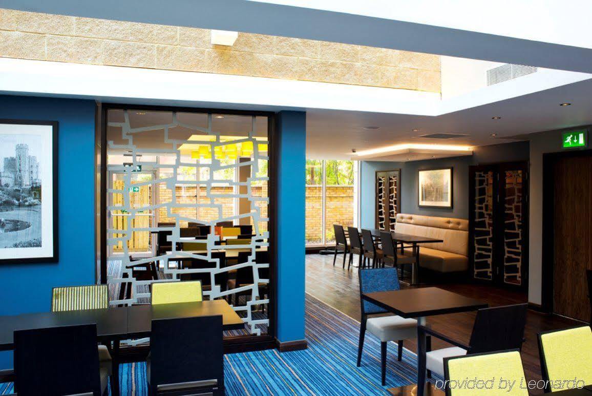 Holiday Inn Express Windsor By Ihg Ngoại thất bức ảnh